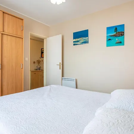 Apartment 100m Plage, Foret, Balcon, Parking *