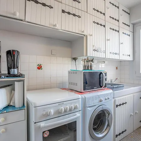 100m Plage, Foret, Balcon, Parking